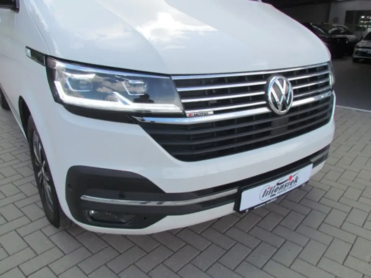 Gebraucht VW Multivan Highline 204 PS (150 kW) 2023 Van / Kleinbus