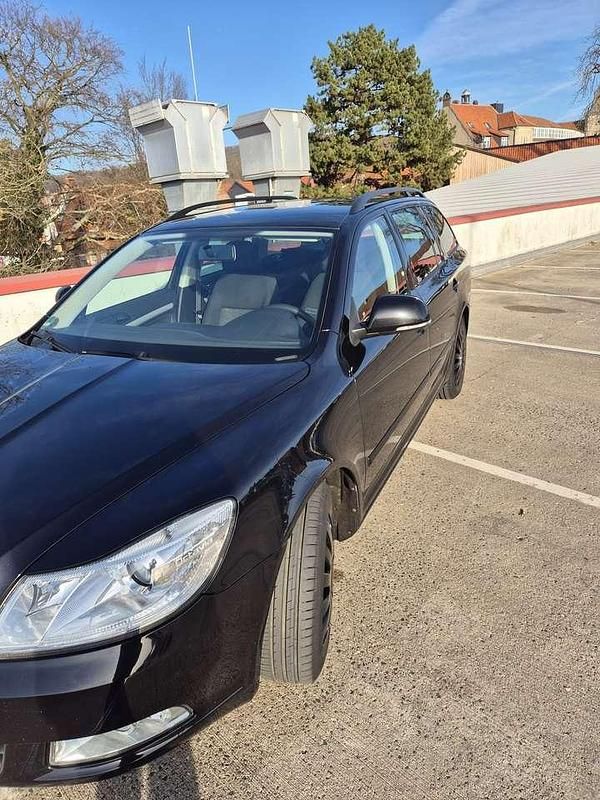 Gebraucht 2009 Skoda Octavia Ambiente Kombi | 2.290 € (Superpreis) - Bild 1/4
