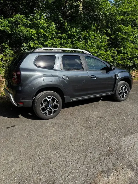 Używany Dacia Duster Celebration 116 KM (85 kW) 2020 Szary SUV
