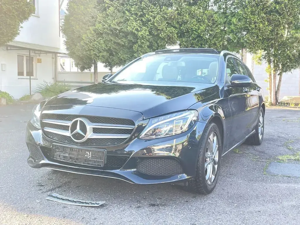 Gebraucht Mercedes C220 Avantgarde 170 PS (125 kW) 2017 Schwarz Limousine