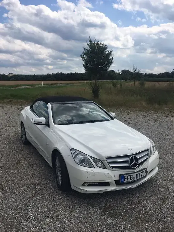 Gebraucht Mercedes E250 204 PS (150 kW) 2010 Weiß Cabrio