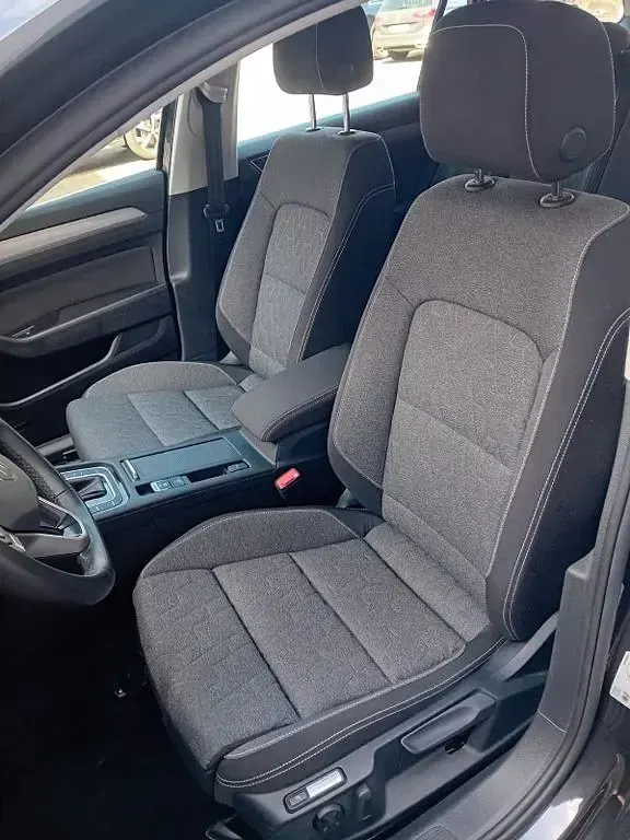 Gebraucht VW Passat Business 150 PS (110 kW) 2023 Mangangrau metallic Kombi