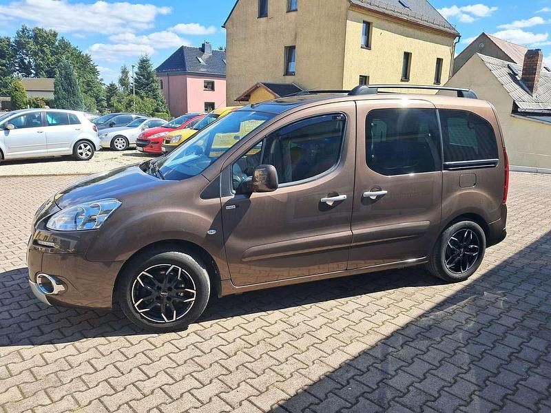 Lackierung rich oak/metallic Gebraucht 2013 Peugeot Partner Style Van / Kleinbus | 6.500 € (Fairer Preis) - Bild 1/4