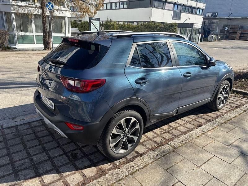 Gebraucht Kia Stonic Spirit 120 PS (88 kW) 2018 Blau SUV