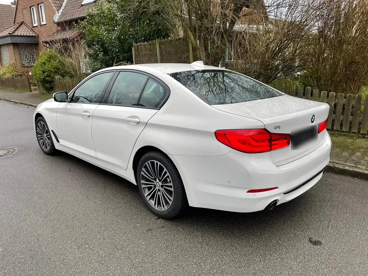 Gebraucht BMW 520 Sport Line 190 PS (139 kW) 2020 Weiß Limousine