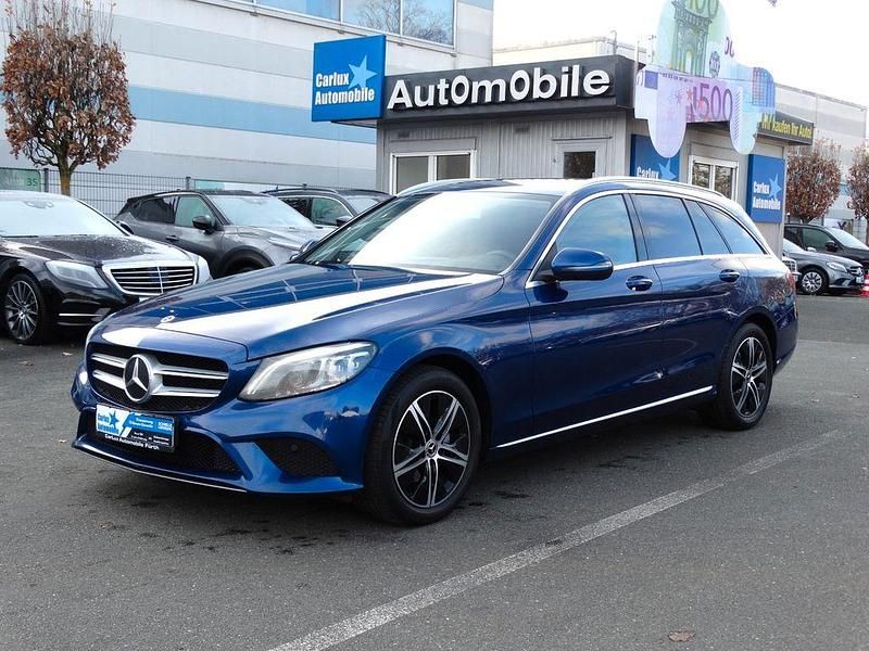 Blau Gebraucht 2020 Mercedes C180 Kombi | 18.580 € (Fairer Preis) - Bild 1/4