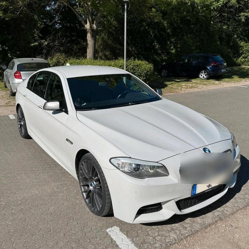 Weiß Gebraucht 2013 BMW M550 Limousine | 18.900 € (Fairer Preis) - Bild 1/4