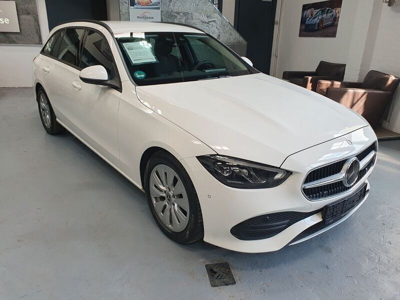 Weiß Gebraucht 2022 Mercedes C220 Limousine | 22.500 € (Fairer Preis) - Bild 1/4
