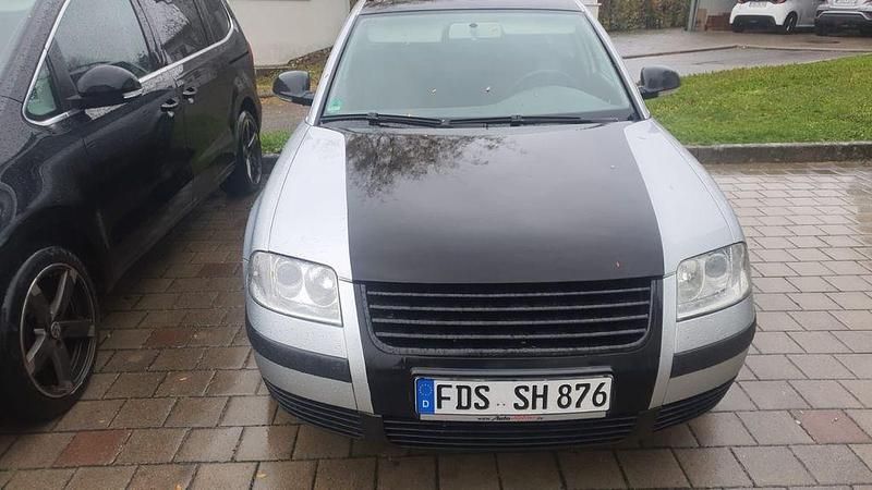 Schwarz Gebraucht 2005 VW Passat Basis Kombi | 750 € (Superpreis) - Bild 1/4