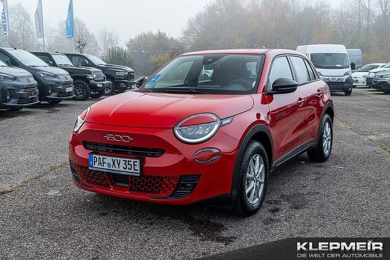 Rot by red Gebraucht 2025 Fiat 600E Red Limousine | 28.990 € (Fairer Preis) - Bild 1/4