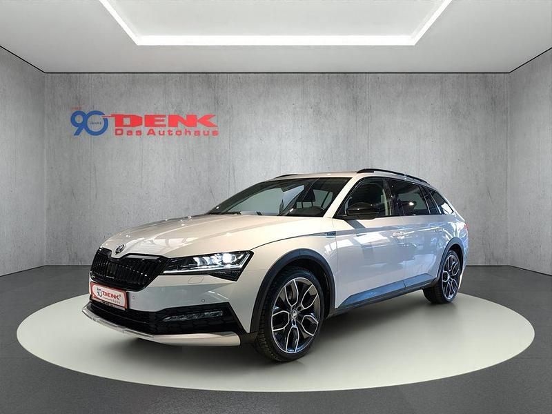 Moonweiß perleffekt Gebraucht 2023 Skoda Superb Kombi | 39.990 € (Teuer) - Bild 1/4