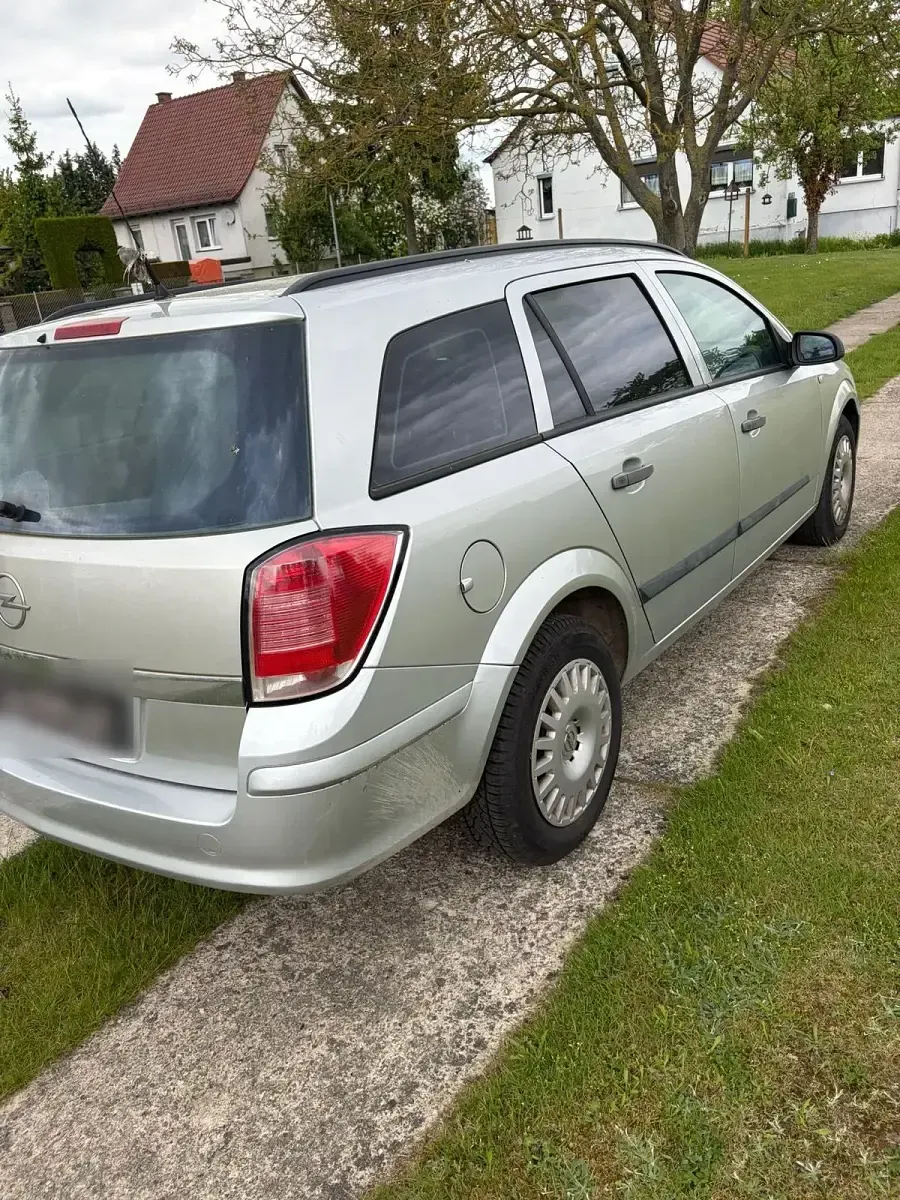 Gebraucht Opel Astra 115 PS (84 kW) 2009 Silber Kombi