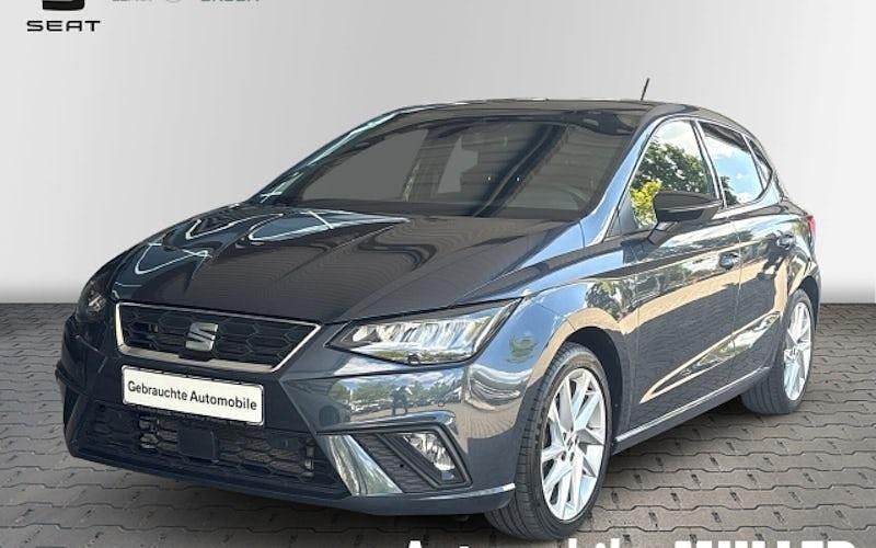 Grau Gebraucht 2022 Seat Ibiza FR Limousine | 18.649 € (Fairer Preis) - Bild 1/4
