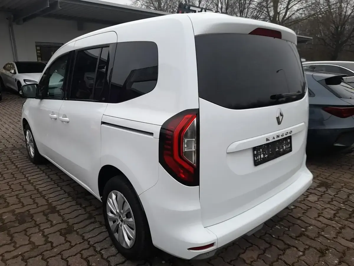 Usata Renault Kangoo Equilibre 102 CV (75 kW) 2023 Bianco Monovolume