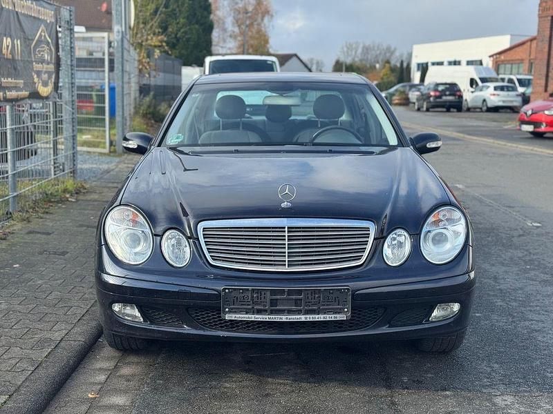 Gebraucht Mercedes E200 163 PS (119 kW) 2003 Blau Limousine