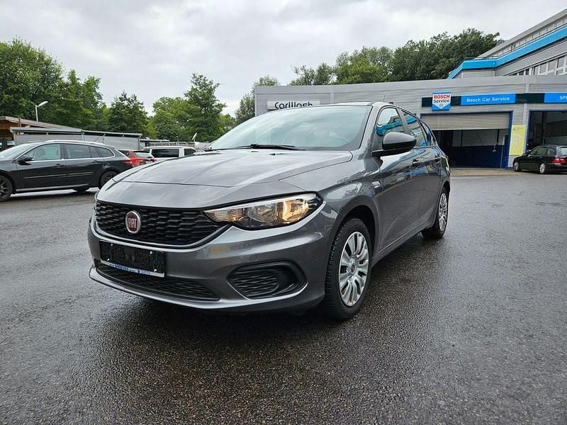 Grau Gebraucht 2019 Fiat Tipo Limousine | 9.500 € (Guter Preis) - Bild 1/4