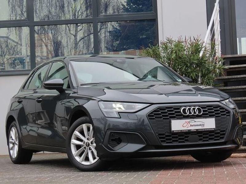 Grau Gebraucht 2022 Audi A3 Sport Limousine | 18.900 € (Superpreis) - Bild 1/4