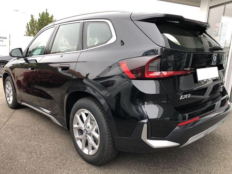 Gebraucht BMW iX1 xLine 150 kW (204 PS) 2025 Schwarz SUV