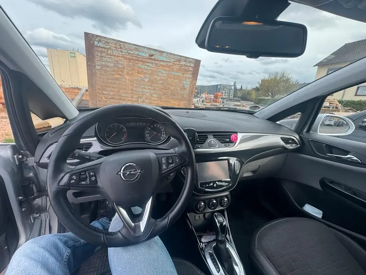 Używany Opel Corsa OPC 90 KM (66 kW) 2015 Srebrny Hatchback