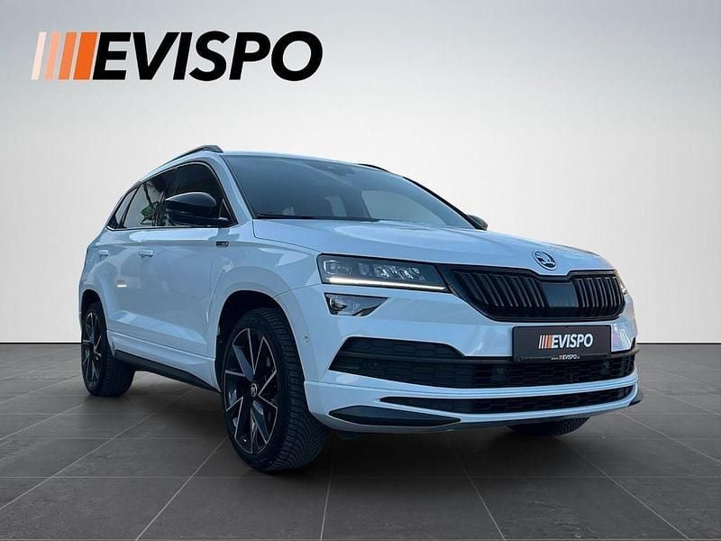 Weiß Gebraucht 2021 Skoda Karoq SportLine SUV | 24.440 € (Superpreis) - Bild 1/4