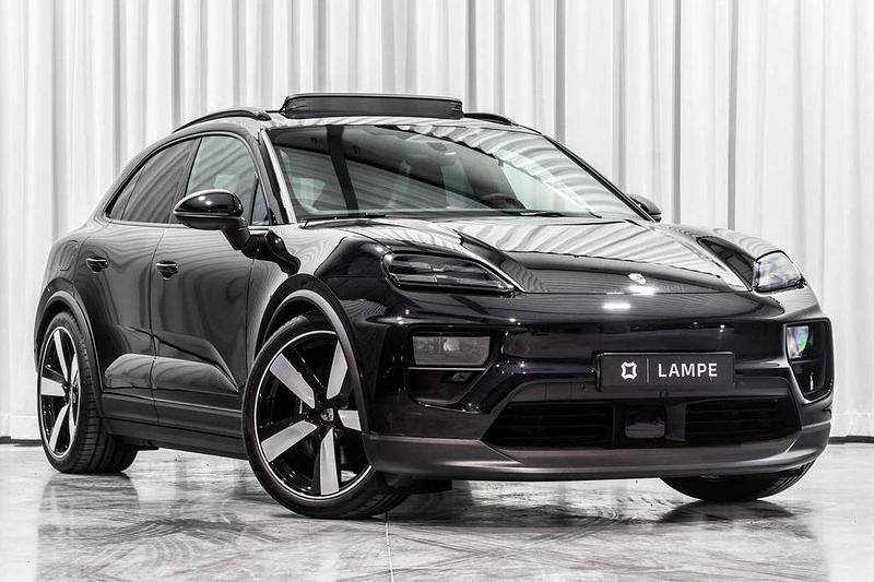 Schwarz Gebraucht 2025 Porsche Macan 4 Electric SUV | 91.990 € (Superpreis) - Bild 1/4