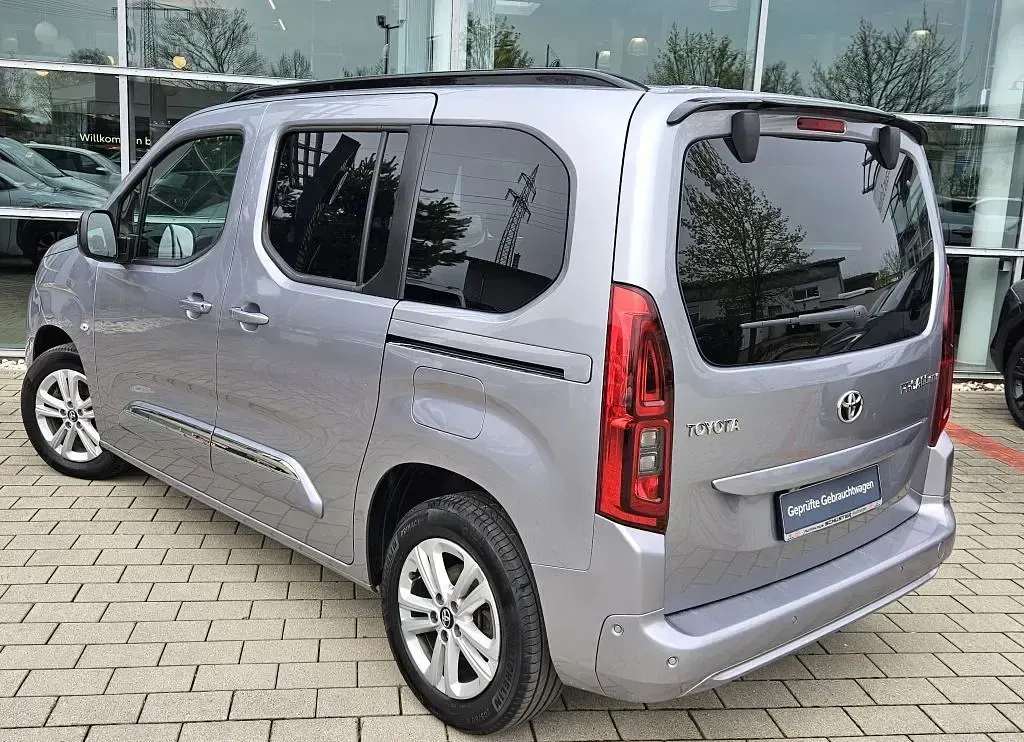 Gebraucht Toyota Proace Verso City 131 PS (96 kW) 2024 Silber Kombi
