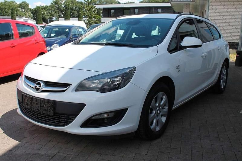 Weiß Gebraucht 2014 Opel Astra Energy Kombi | 3.333 € (Superpreis) - Bild 1/3