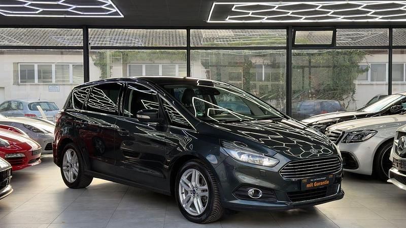 Gebraucht Ford S-MAX Titanium 190 PS (139 kW) 2019 Grün Van / Kleinbus