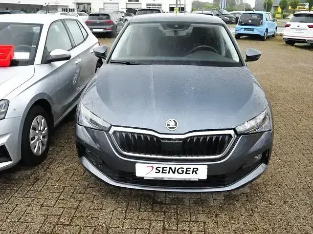 Gebraucht Skoda Scala Ambition 110 PS (80 kW) 2021 Quarzgrau metallic Kleinwagen