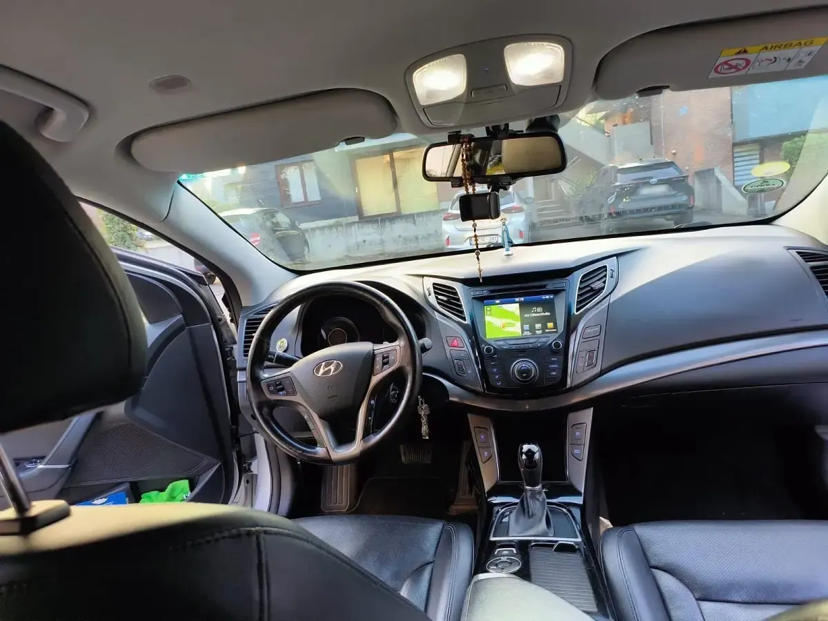 Gebraucht Hyundai i40 136 PS (100 kW) 2015 Silber Limousine
