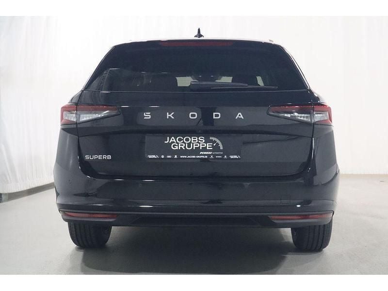 Nuova Skoda Superb Selection 150 CV (110 kW) 2026 Nero Station wagon