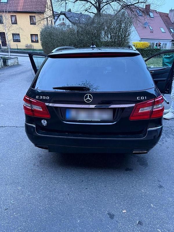 Gebraucht Mercedes E350 Avantgarde 265 PS (194 kW) 2012 Schwarz Kombi