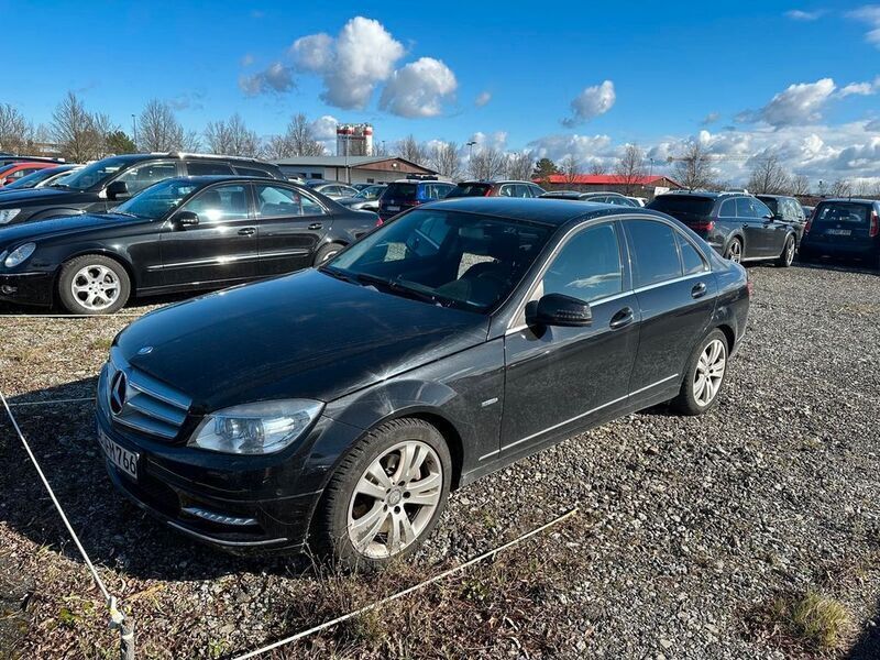Schwarz Gebraucht 2010 Mercedes C200 Limousine | 6.500 € (Superpreis) - Bild 1/1