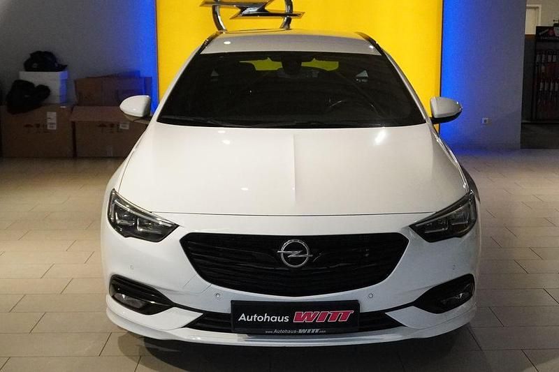 Gebraucht Opel Insignia Exklusiv 170 PS (125 kW) 2018 Weiß Kombi