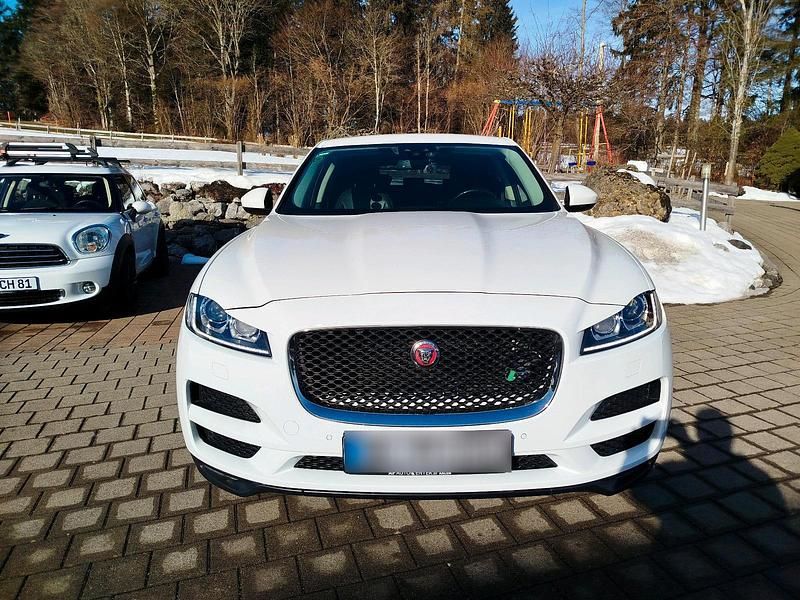 Second-hand Jaguar F-Pace 182 CP (133 kW) 2017 Alb SUV
