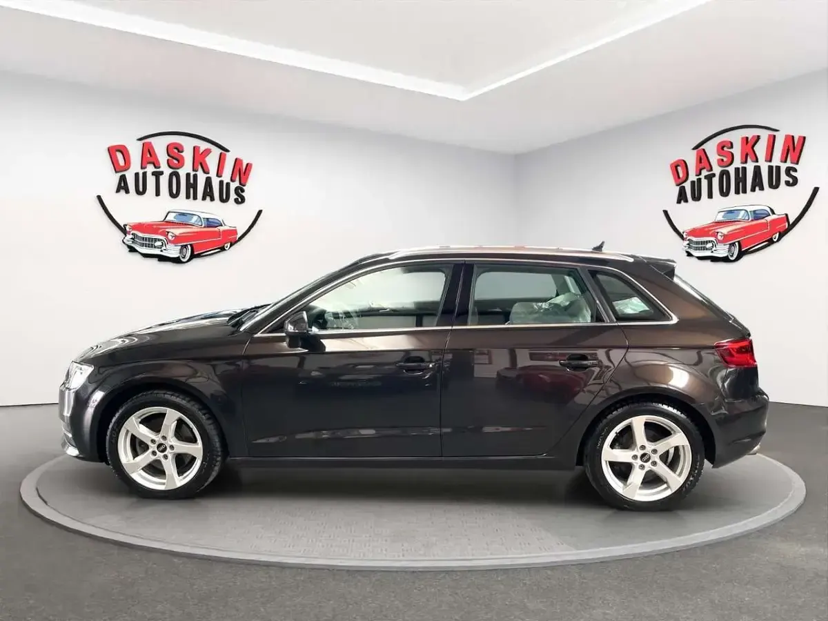 Gebraucht Audi A3 Ambiente 179 PS (131 kW) 2015 Braun Limousine