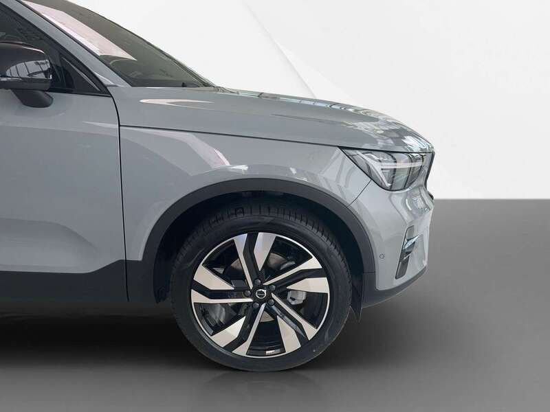 Gebraucht Volvo XC40 Plus 197 PS (144 kW) 2024 Vapour grey SUV