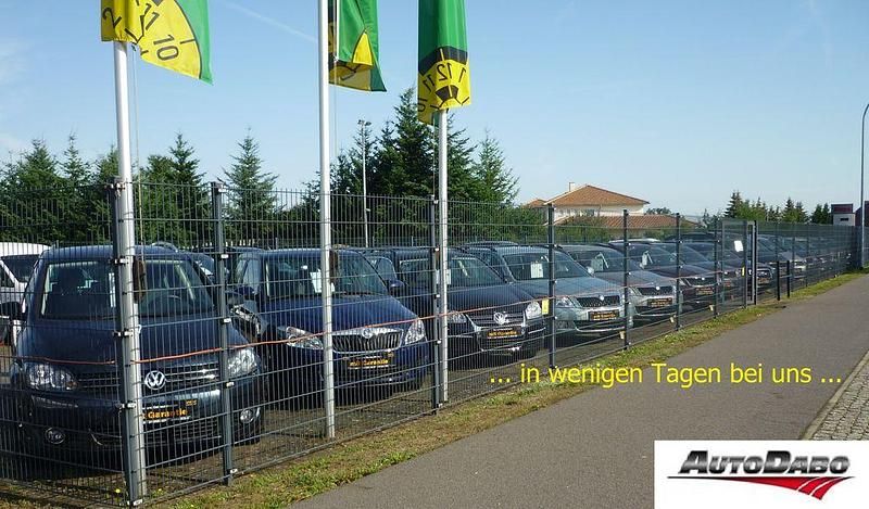 Gebraucht Ford Tourneo Courier Trend 101 PS (74 kW) 2019 Silber Van / Kleinbus