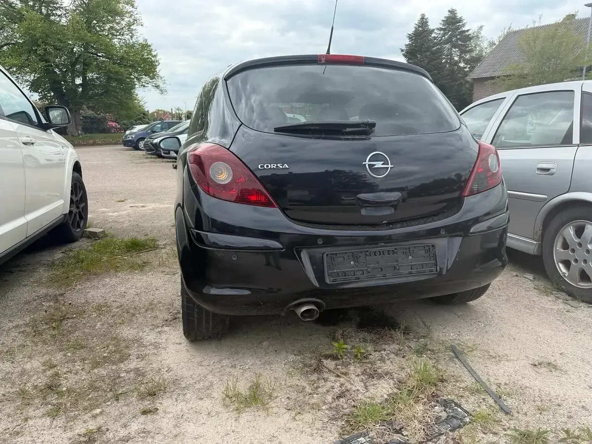Gebraucht Opel Corsa 87 PS (63 kW) 2010 Schwarz Kleinwagen
