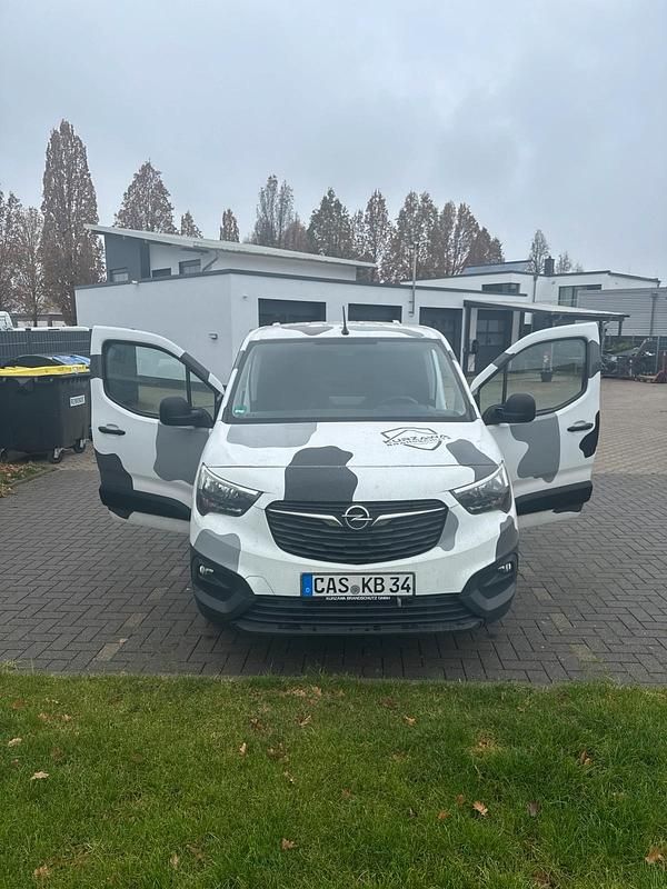 Weiß Gebraucht 2021 Opel Combo Van / Kleinbus | 9.000 € (Superpreis) - Bild 1/4