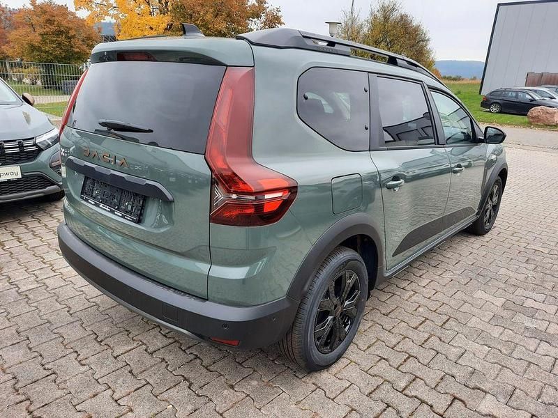 Gebraucht Dacia Jogger Extreme 101 PS (74 kW) 2025 Grün Van / Kleinbus