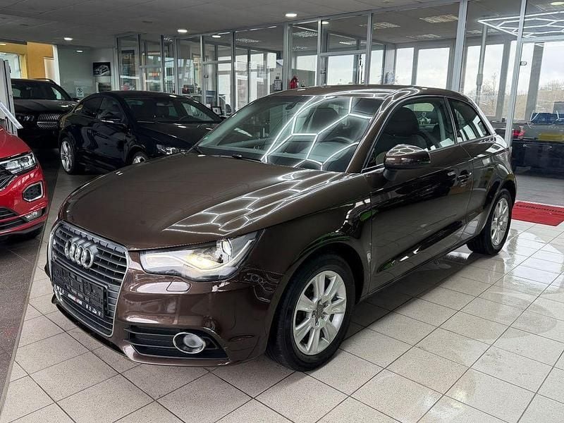 Gebraucht Audi A1 Attraction 86 PS (63 kW) 2013 Braun Kleinwagen