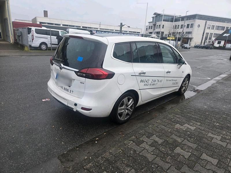 Weiß Gebraucht 2012 Opel Zafira Tourer Van / Kleinbus | 3.600 € - Bild 1/4