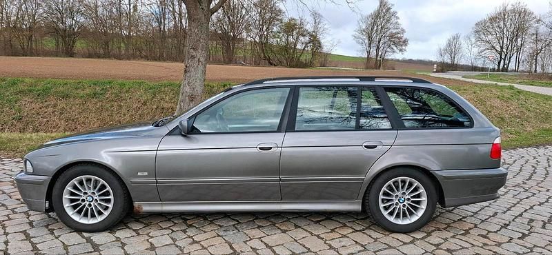 Gebraucht BMW 525 163 PS (119 kW) 2003 Grau Kombi