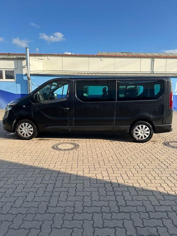 Gebraucht Opel Vivaro 145 PS (106 kW) 2017 Schwarz Van / Kleinbus
