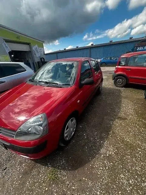 Gebraucht Renault Clio II Campus 58 PS (42 kW) 2005 Rot Limousine