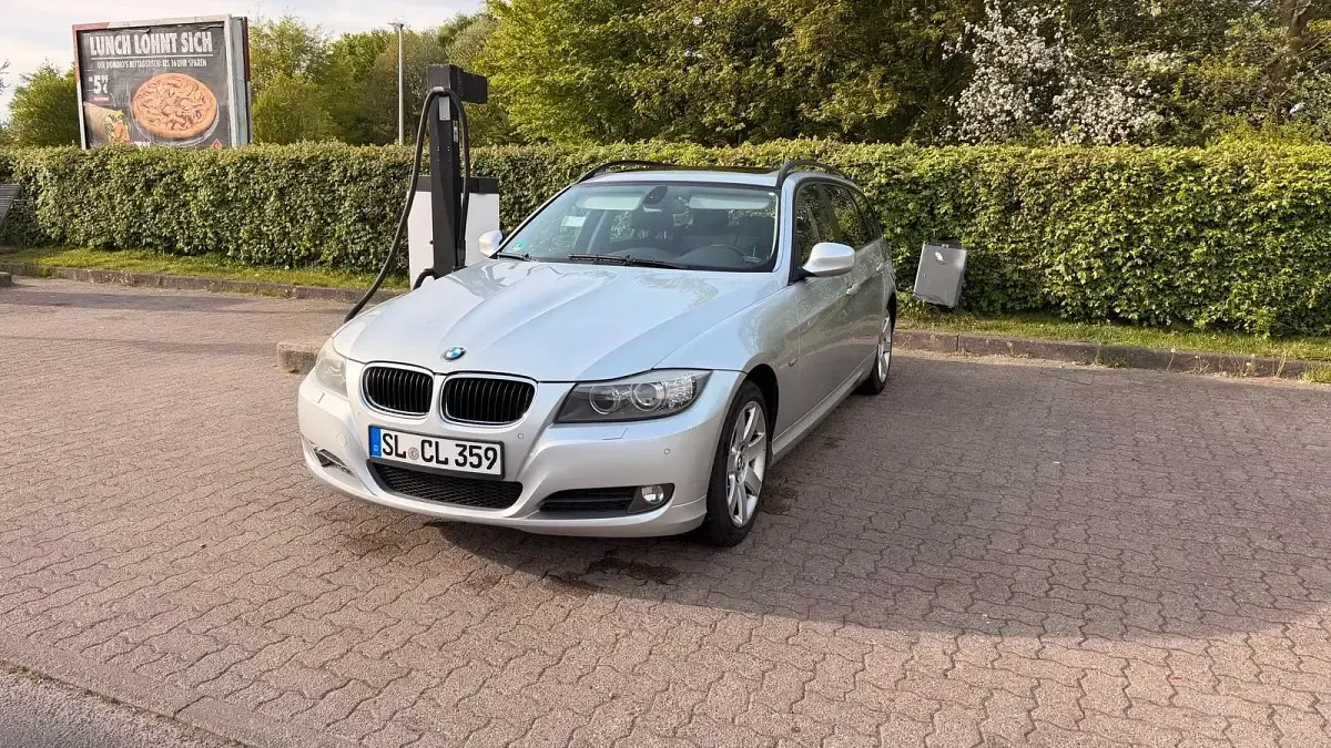 Gebraucht BMW 320 177 PS (130 kW) 2009 Silber Kombi