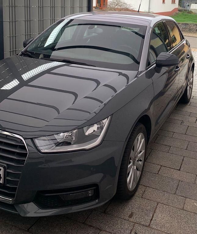 Gebraucht Audi A1 Sportback 95 PS (69 kW) 2017 Grau Kleinwagen