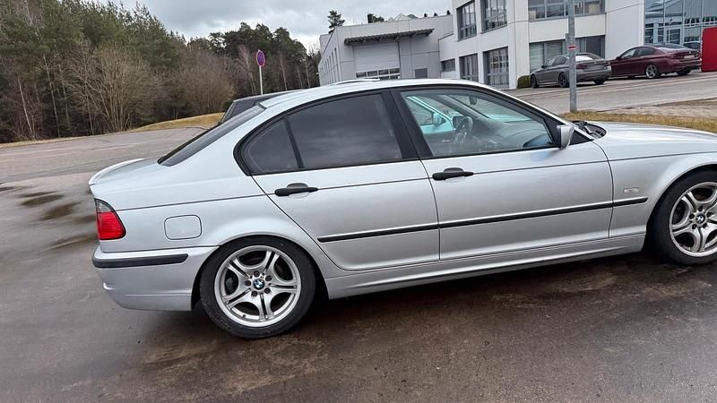 Usata BMW 320 140 CV (102 kW) 2000 Argento Berlina
