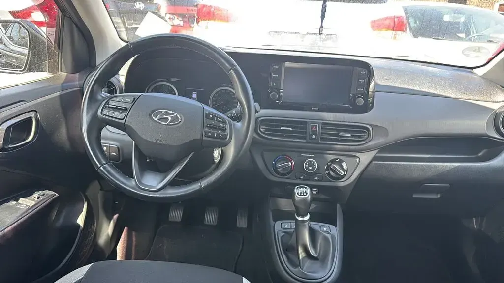 Gebraucht Hyundai i10 Trend 67 PS (49 kW) 2021 Schwarz Kleinwagen